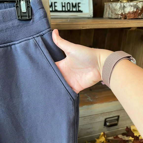 Lululemon women’s Warm Down jogger II size 6 - Picture 3 of 11